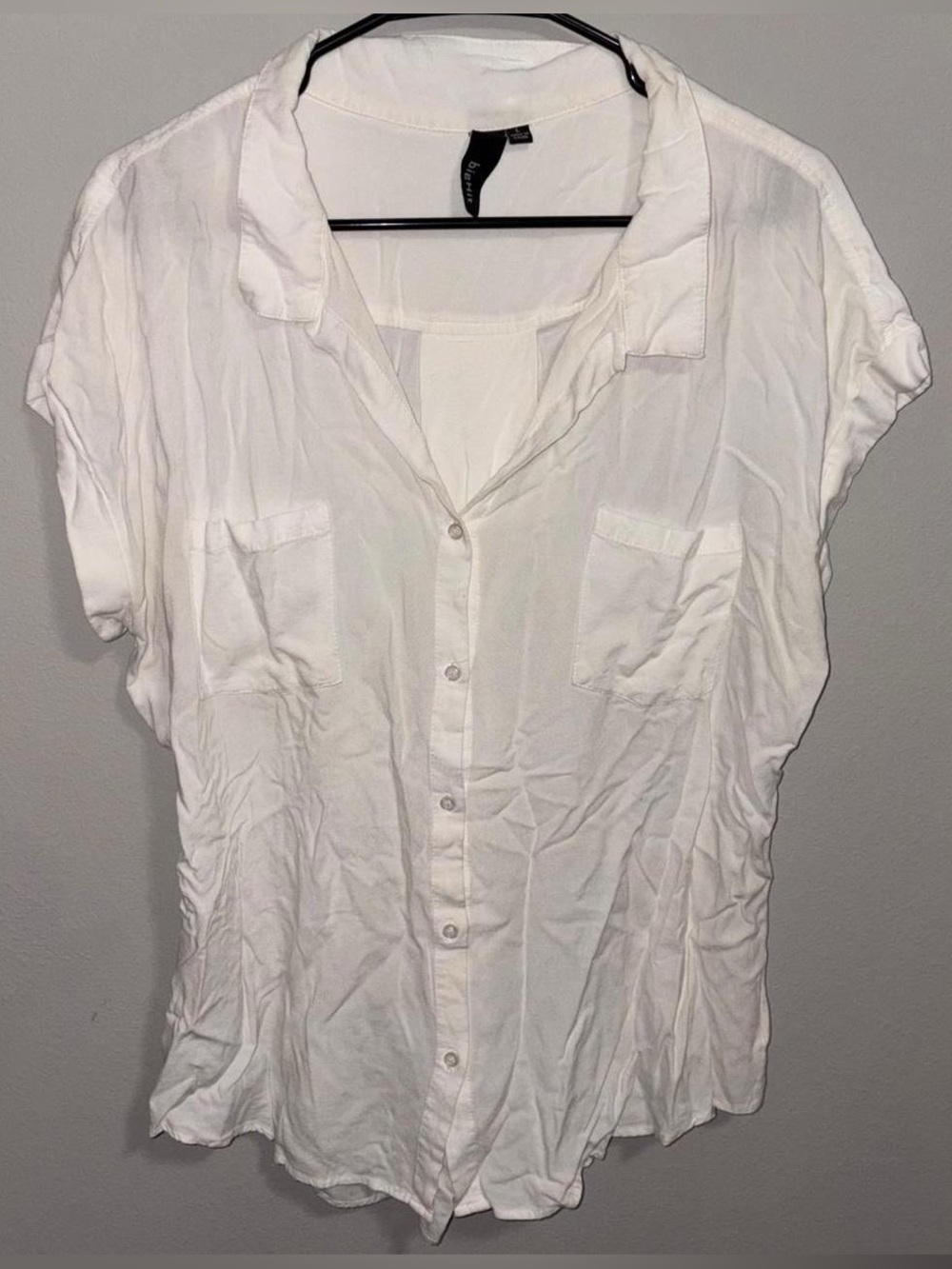 Lightweight linen white button up blouse with short sleeves